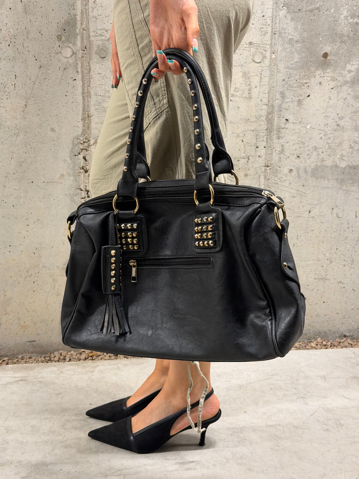 Bolso tachas