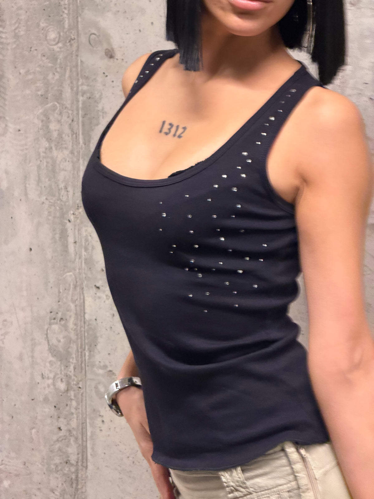 Musculosa negra basic